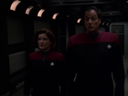 Filename=extant_StarTrek_VOY_7x19-Q2_2175.jpg
Filesize=104KiB
Dimensions=1200x900
Date added=Jan 16, 2020 extant_StarTrek_VOY_7x19-Q2_2175.jpg