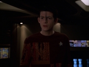 extant_StarTrek_VOY_7x19-Q2_2606.jpg