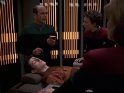 extant_StarTrek_VOY_7x19-Q2_2909.jpg