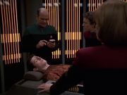 extant_StarTrek_VOY_7x19-Q2_2910.jpg