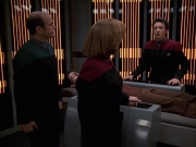 extant_StarTrek_VOY_7x19-Q2_2924.jpg