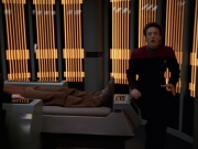 extant_StarTrek_VOY_7x19-Q2_2929.jpg