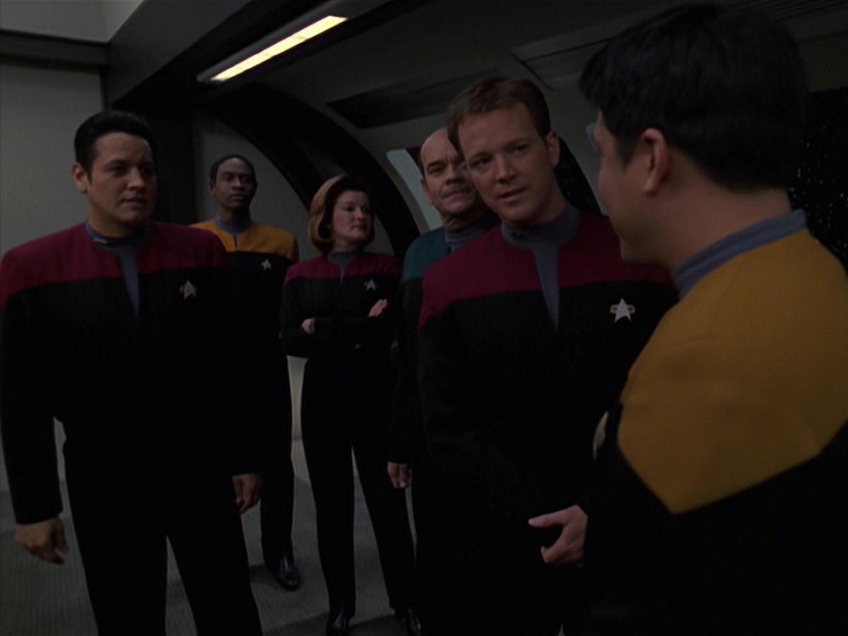 extant_StarTrek_VOY_7x20-AuthorAuthor_0380.jpg