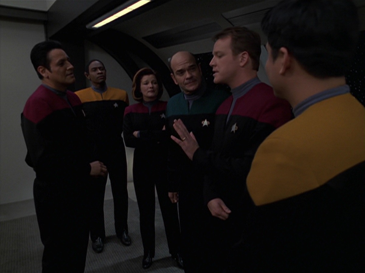 extant_StarTrek_VOY_7x20-AuthorAuthor_0394.jpg