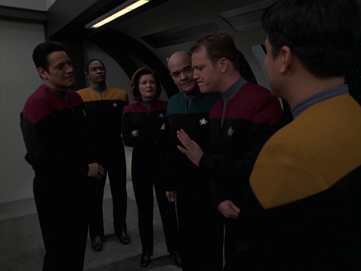 extant_StarTrek_VOY_7x20-AuthorAuthor_0395.jpg