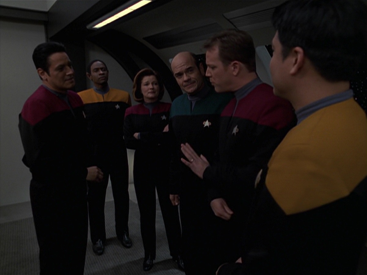 extant_StarTrek_VOY_7x20-AuthorAuthor_0396.jpg