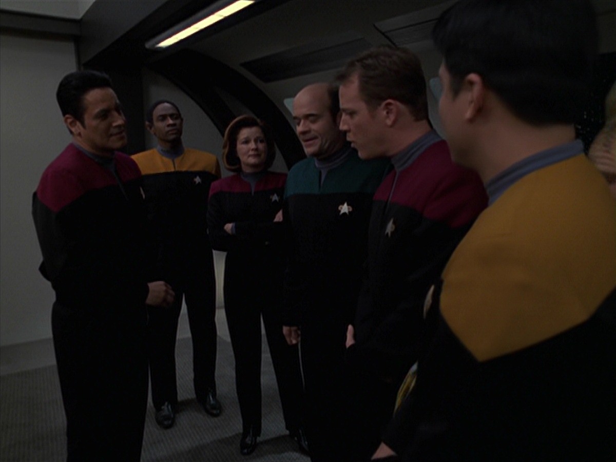 extant_StarTrek_VOY_7x20-AuthorAuthor_0397.jpg