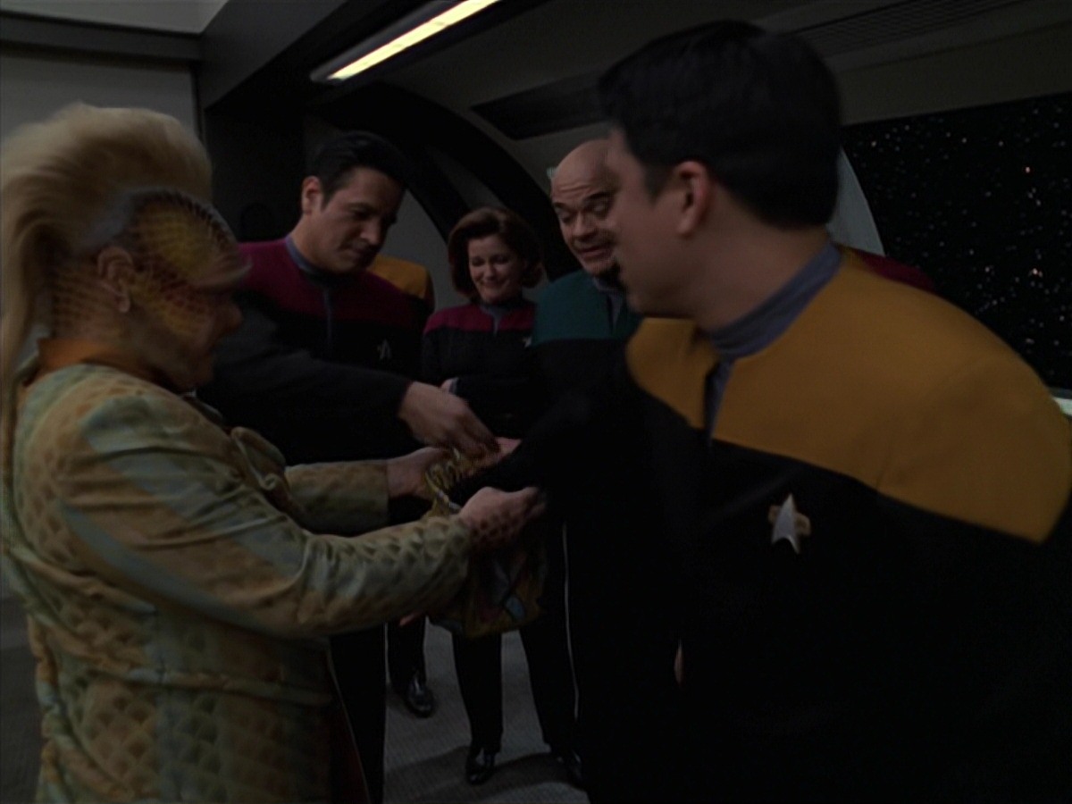 extant_StarTrek_VOY_7x20-AuthorAuthor_0401.jpg