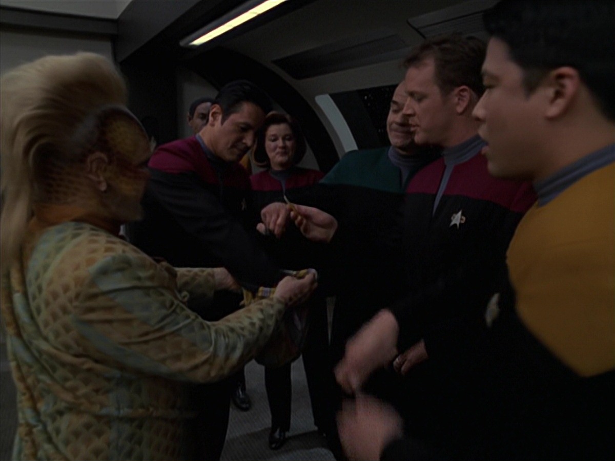 extant_StarTrek_VOY_7x20-AuthorAuthor_0402.jpg