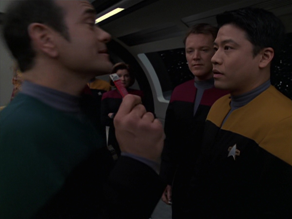 extant_StarTrek_VOY_7x20-AuthorAuthor_0420.jpg