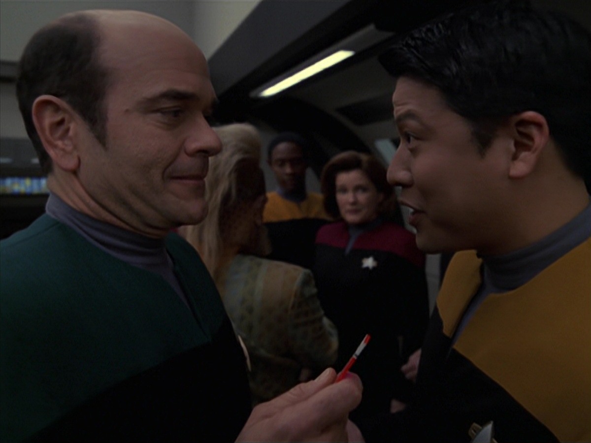 extant_StarTrek_VOY_7x20-AuthorAuthor_0428.jpg