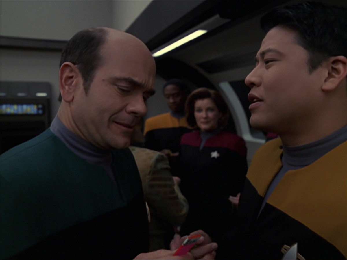 extant_StarTrek_VOY_7x20-AuthorAuthor_0430.jpg