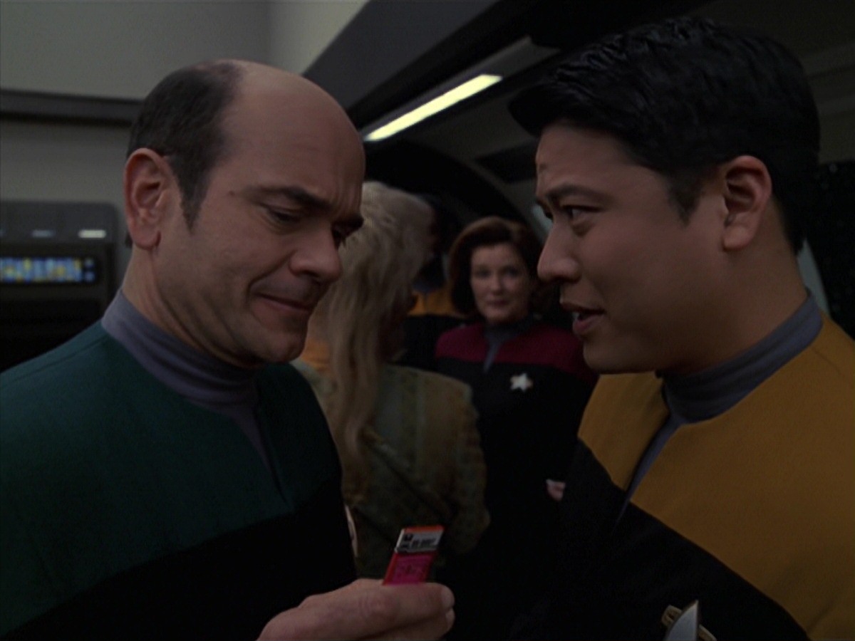 extant_StarTrek_VOY_7x20-AuthorAuthor_0433.jpg