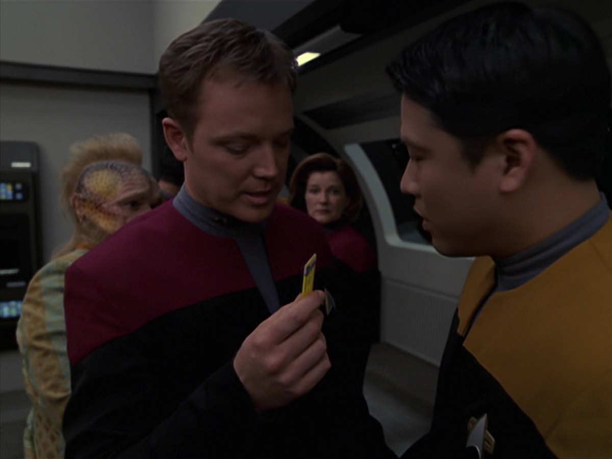 extant_StarTrek_VOY_7x20-AuthorAuthor_0444.jpg