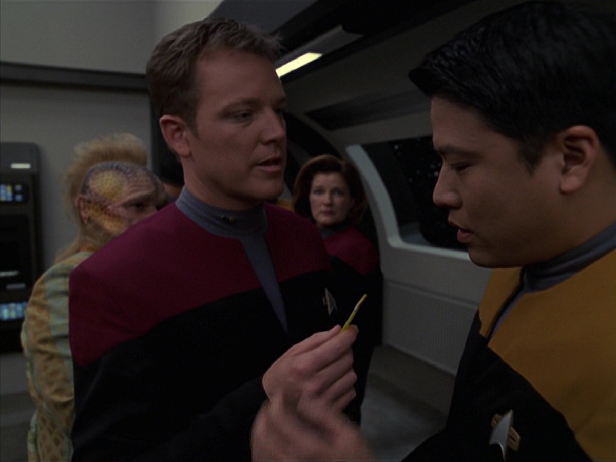 extant_StarTrek_VOY_7x20-AuthorAuthor_0445.jpg
