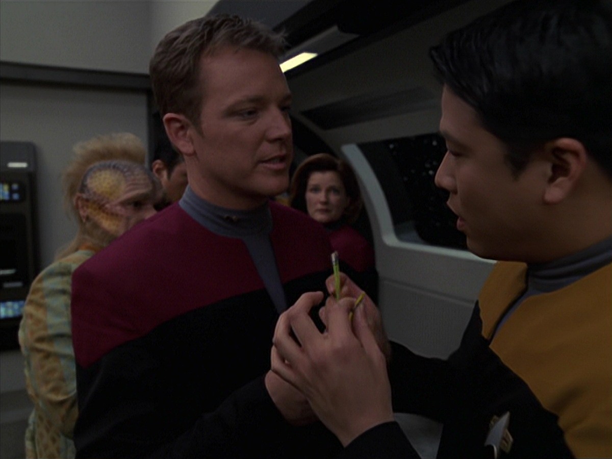 extant_StarTrek_VOY_7x20-AuthorAuthor_0446.jpg