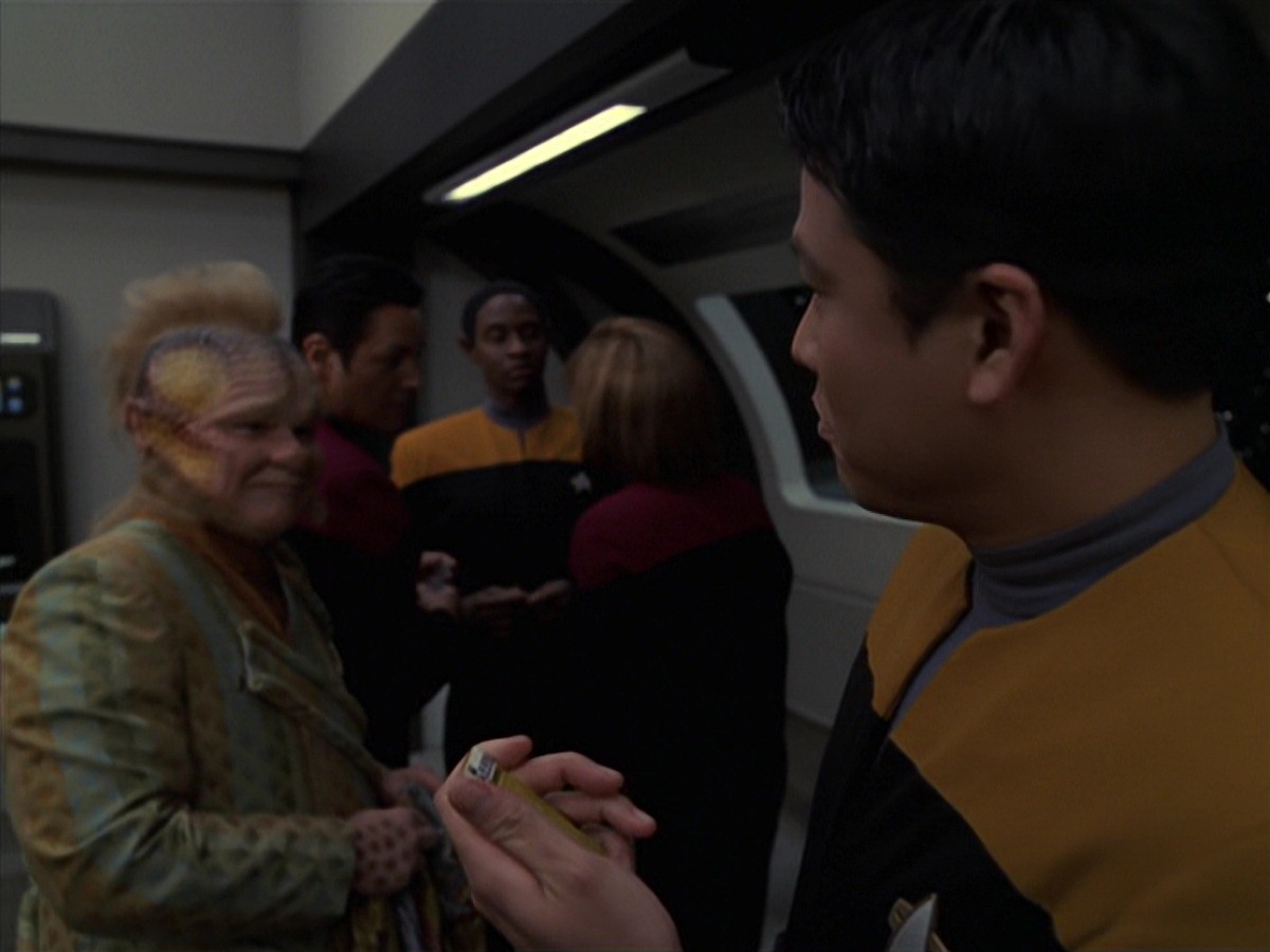 extant_StarTrek_VOY_7x20-AuthorAuthor_0450.jpg