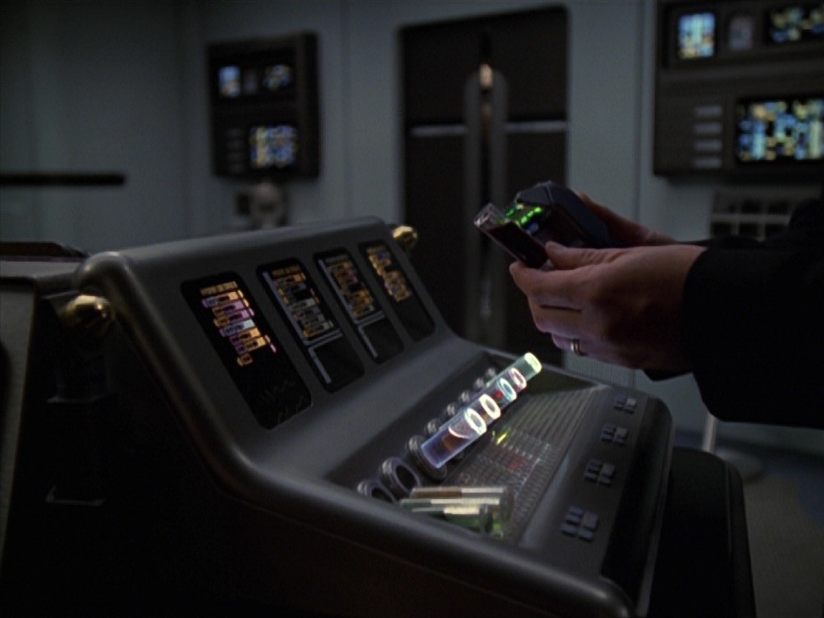 extant_StarTrek_VOY_7x20-AuthorAuthor_0518.jpg