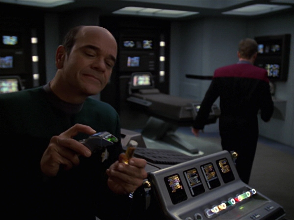 extant_StarTrek_VOY_7x20-AuthorAuthor_0613.jpg
