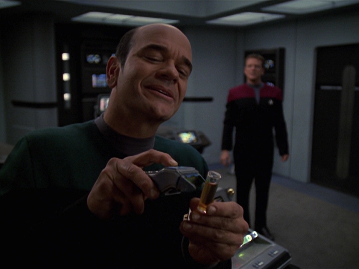 extant_StarTrek_VOY_7x20-AuthorAuthor_0620.jpg