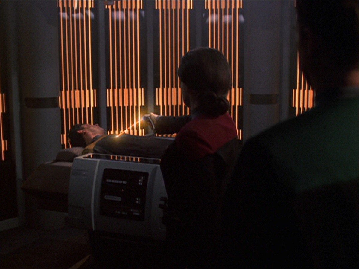 extant_StarTrek_VOY_7x20-AuthorAuthor_0866.jpg