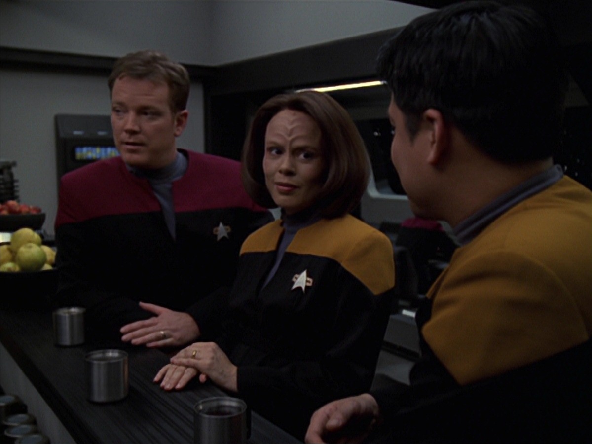 extant_StarTrek_VOY_7x20-AuthorAuthor_0942.jpg