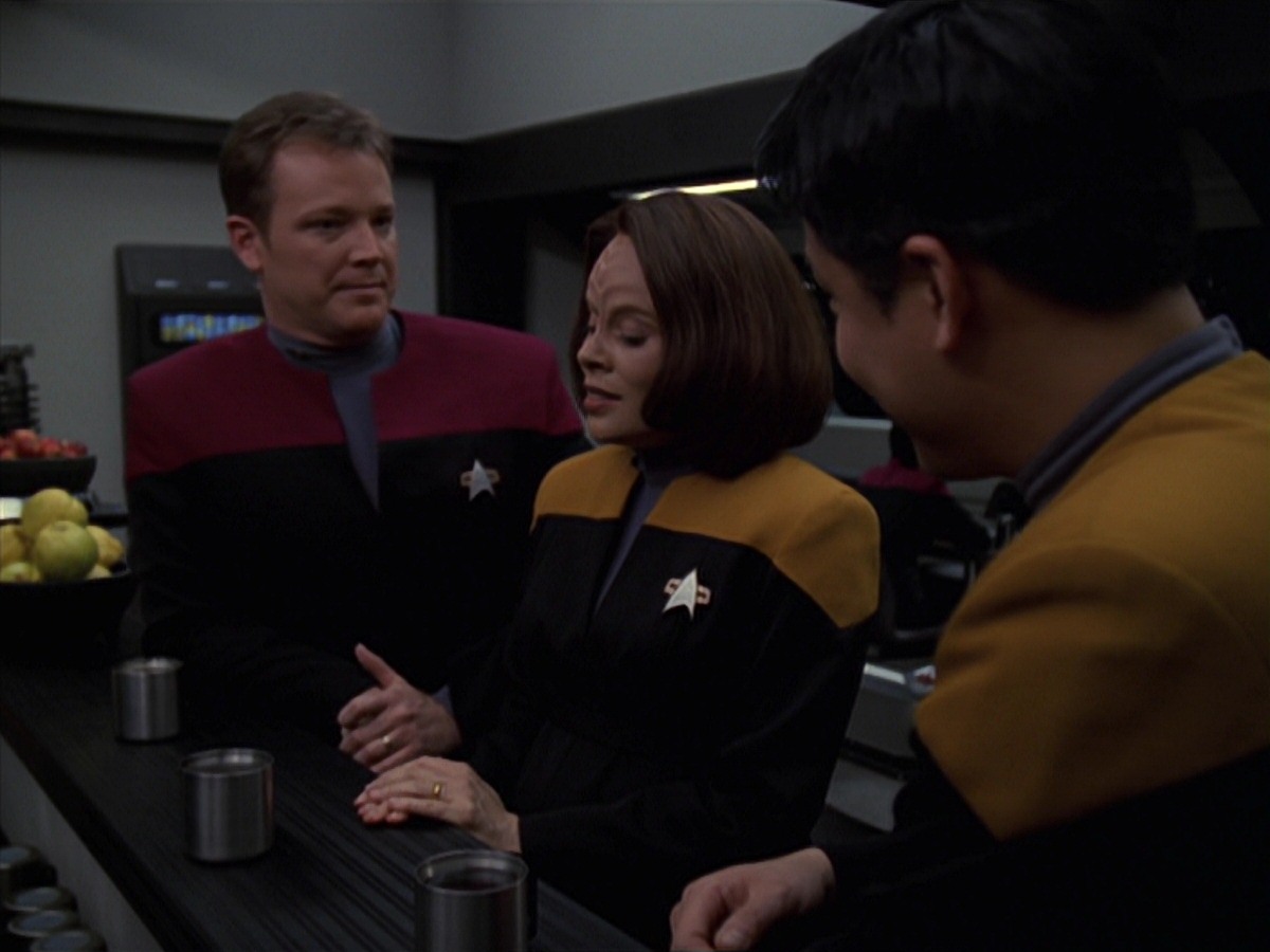 extant_StarTrek_VOY_7x20-AuthorAuthor_0965.jpg