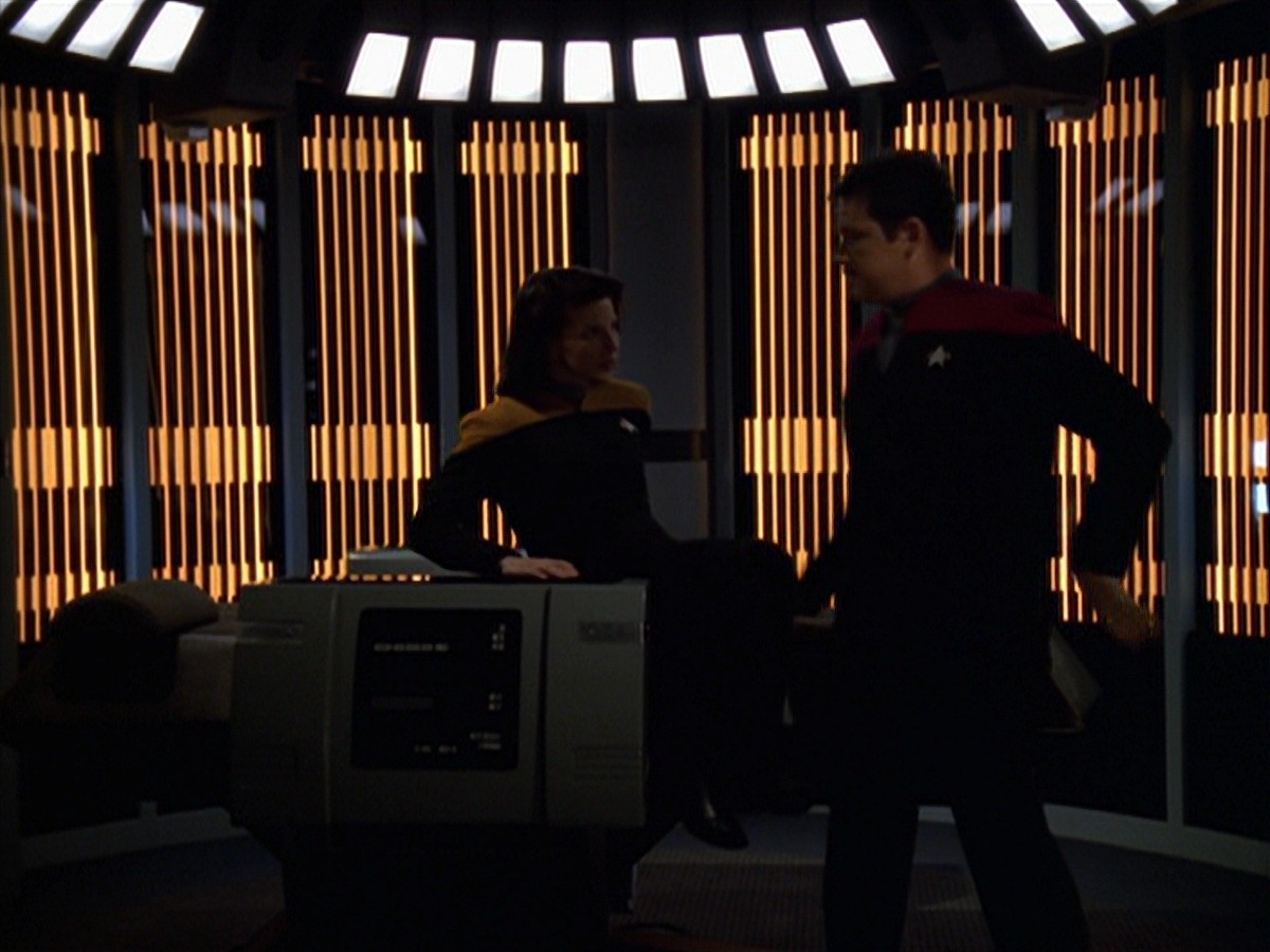 extant_StarTrek_VOY_7x20-AuthorAuthor_1171.jpg