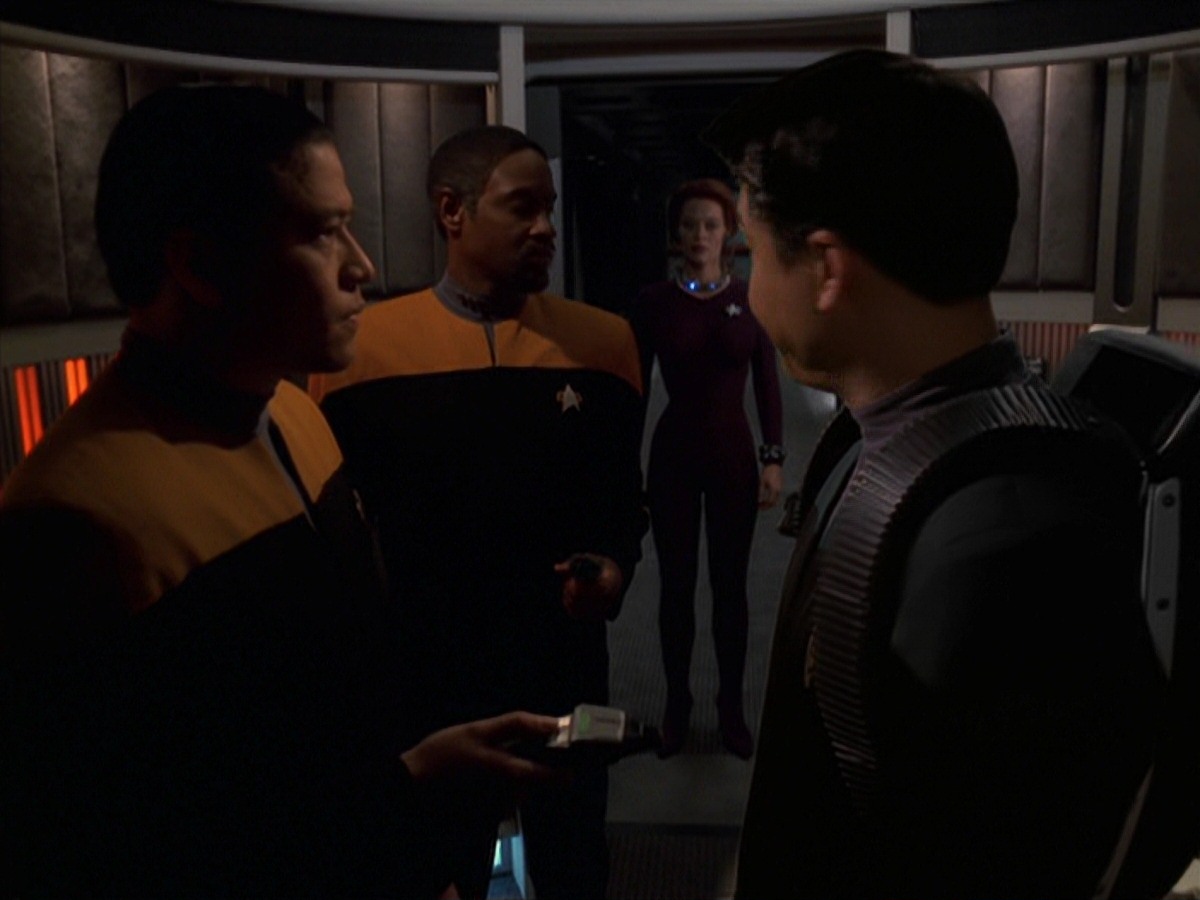 extant_StarTrek_VOY_7x20-AuthorAuthor_1346.jpg