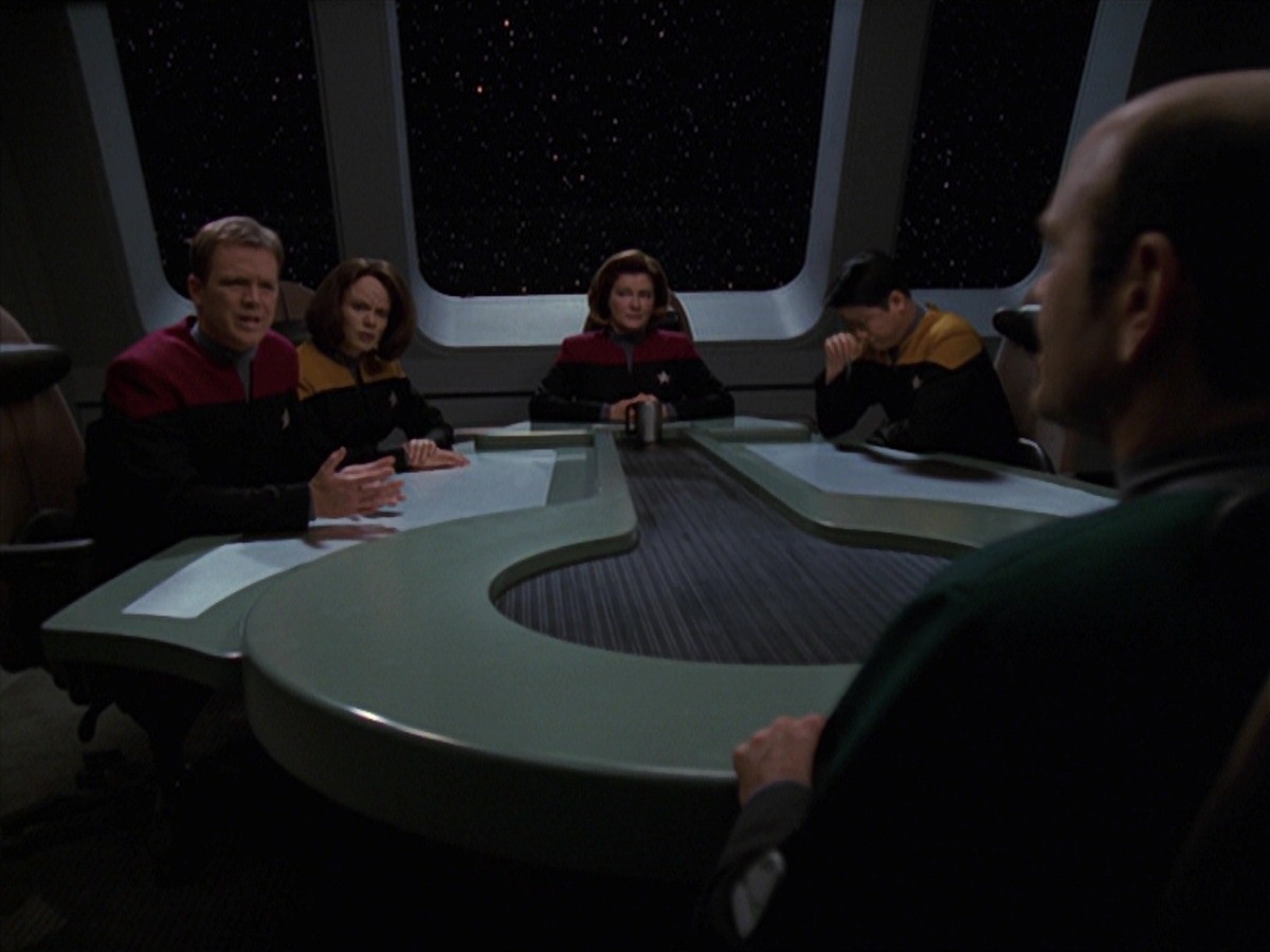 extant_StarTrek_VOY_7x20-AuthorAuthor_1564.jpg