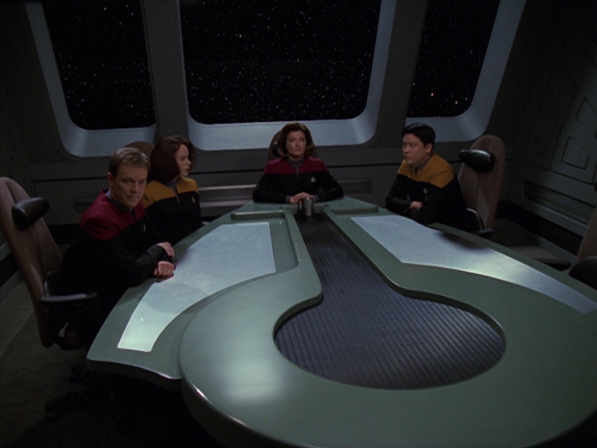 extant_StarTrek_VOY_7x20-AuthorAuthor_1730.jpg