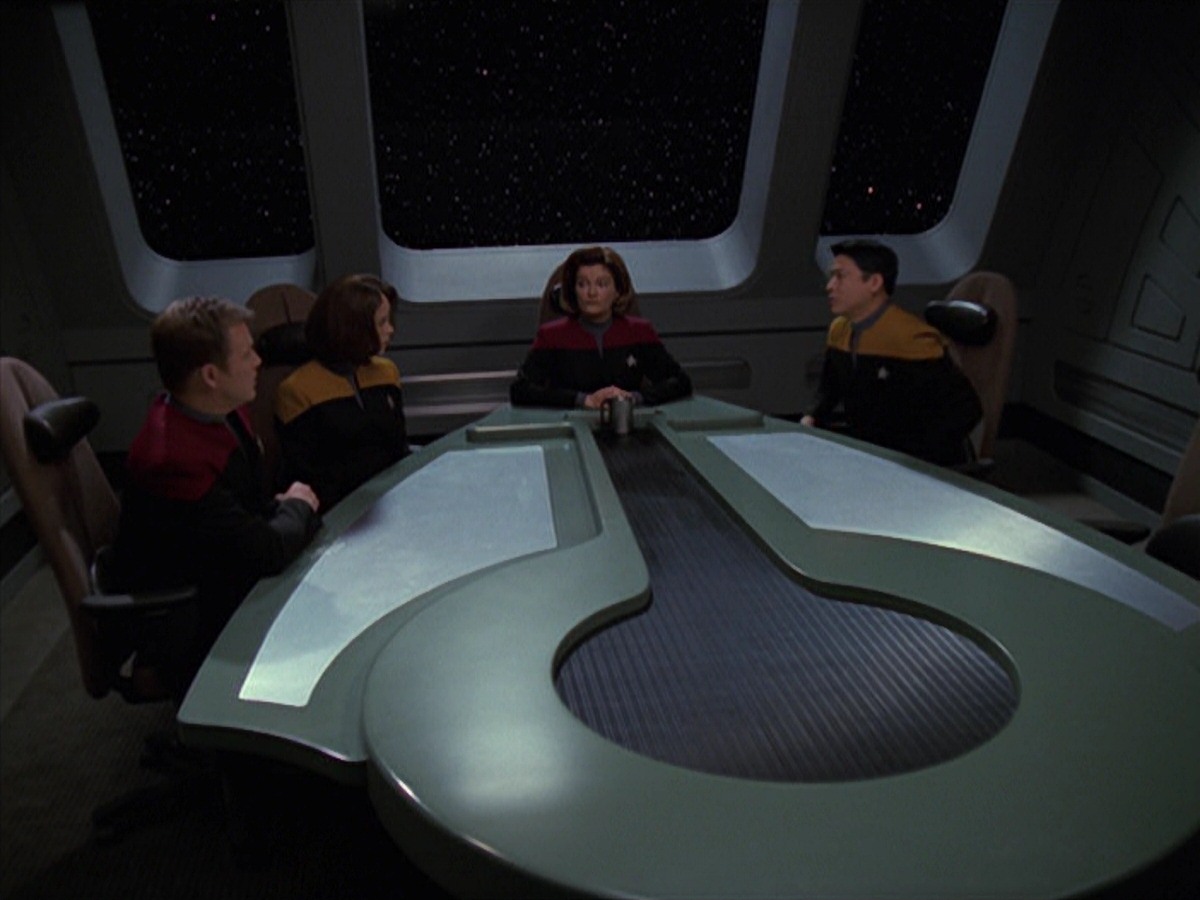 extant_StarTrek_VOY_7x20-AuthorAuthor_1733.jpg