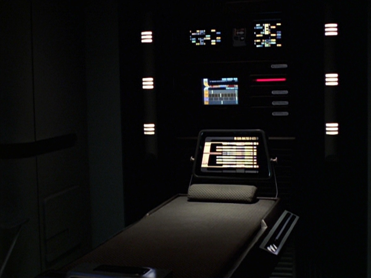 extant_StarTrek_VOY_7x20-AuthorAuthor_1944.jpg