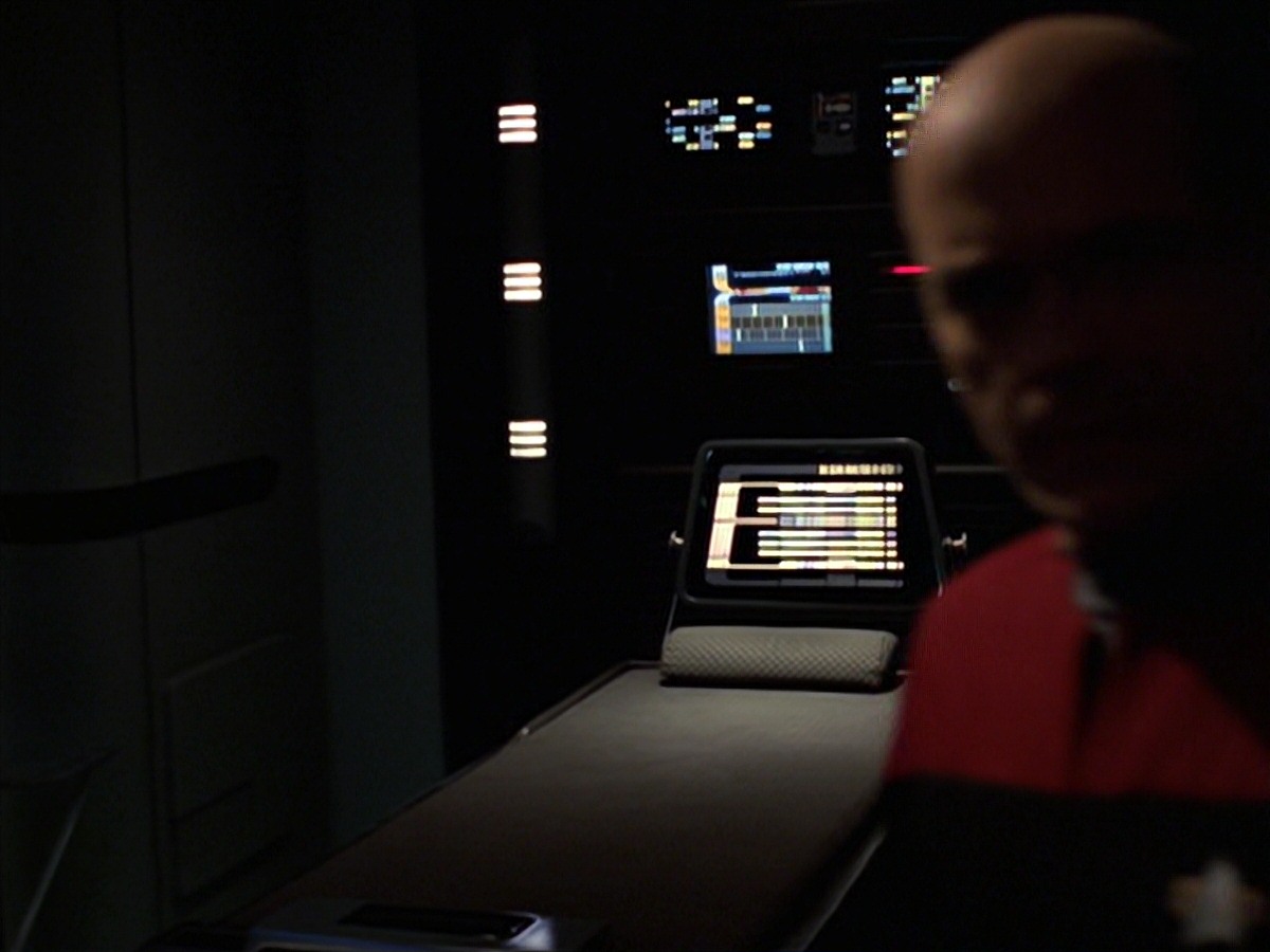 extant_StarTrek_VOY_7x20-AuthorAuthor_1945.jpg