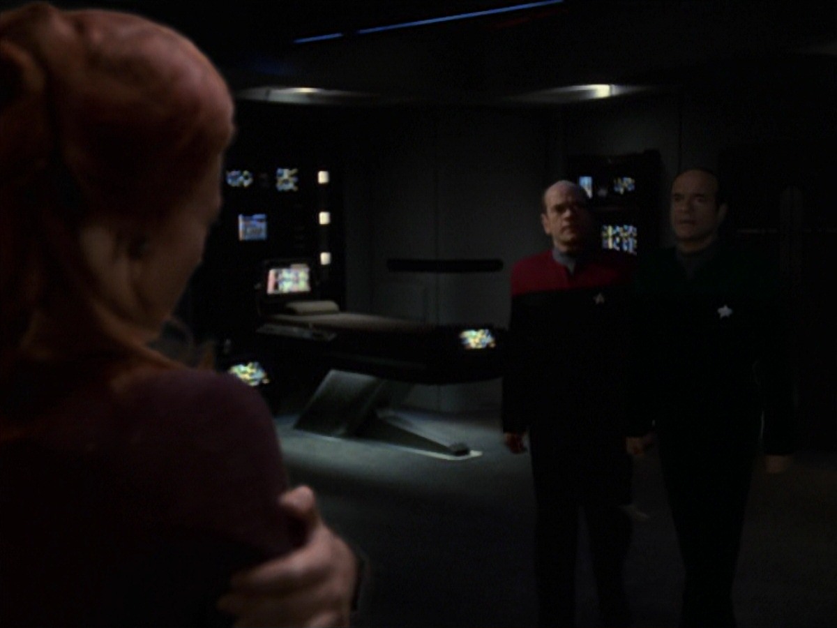 extant_StarTrek_VOY_7x20-AuthorAuthor_1975.jpg