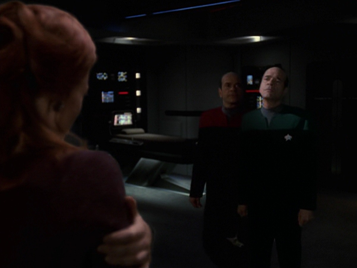 extant_StarTrek_VOY_7x20-AuthorAuthor_1976.jpg