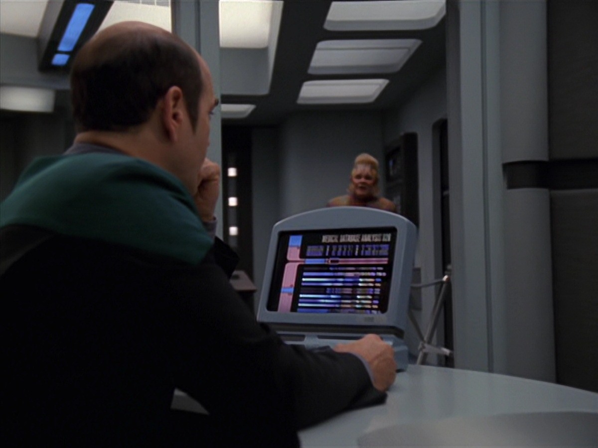 extant_StarTrek_VOY_7x20-AuthorAuthor_2205.jpg