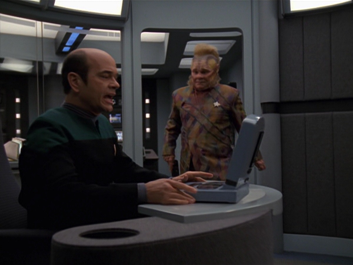 extant_StarTrek_VOY_7x20-AuthorAuthor_2209.jpg