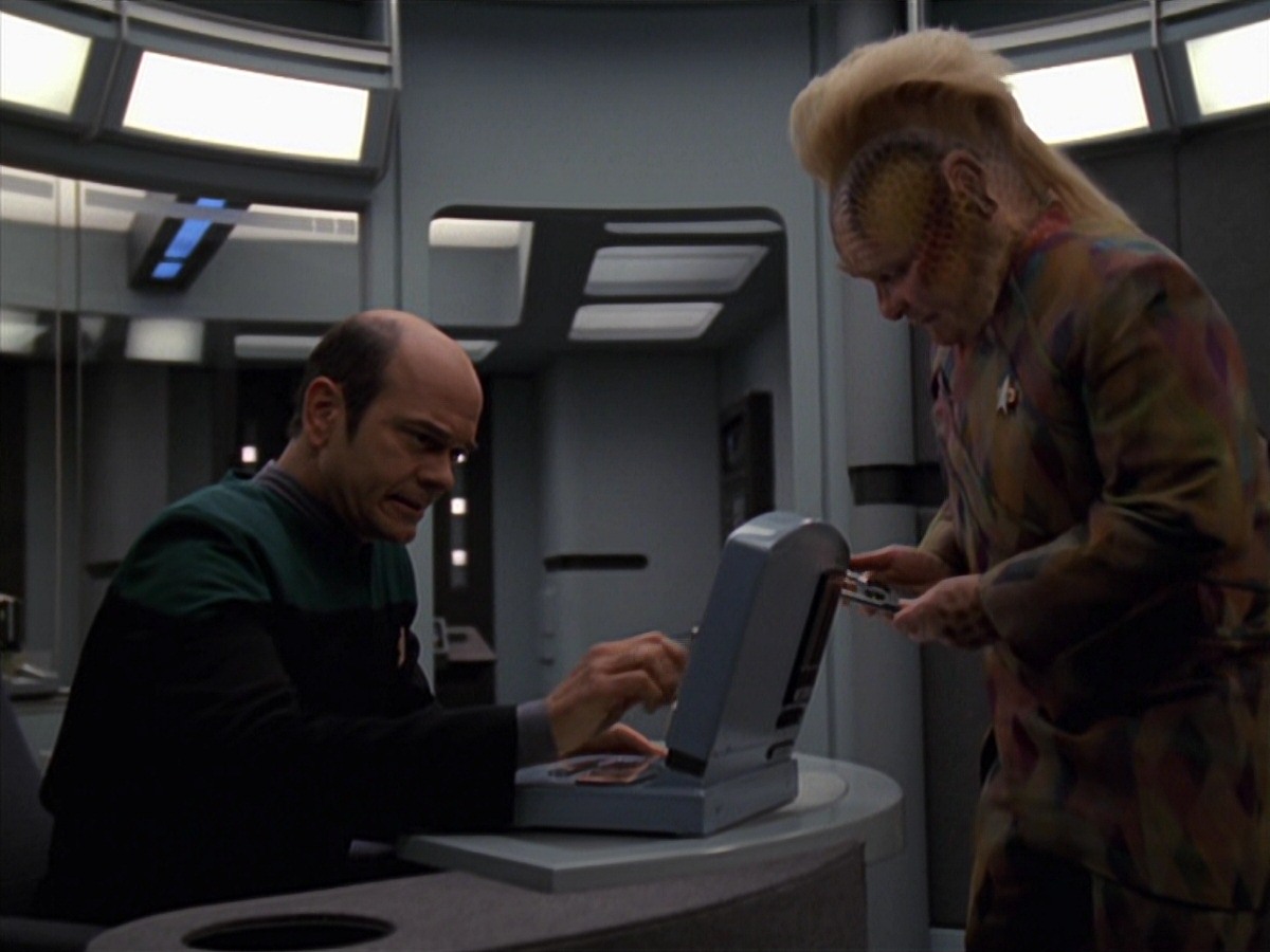 extant_StarTrek_VOY_7x20-AuthorAuthor_2213.jpg