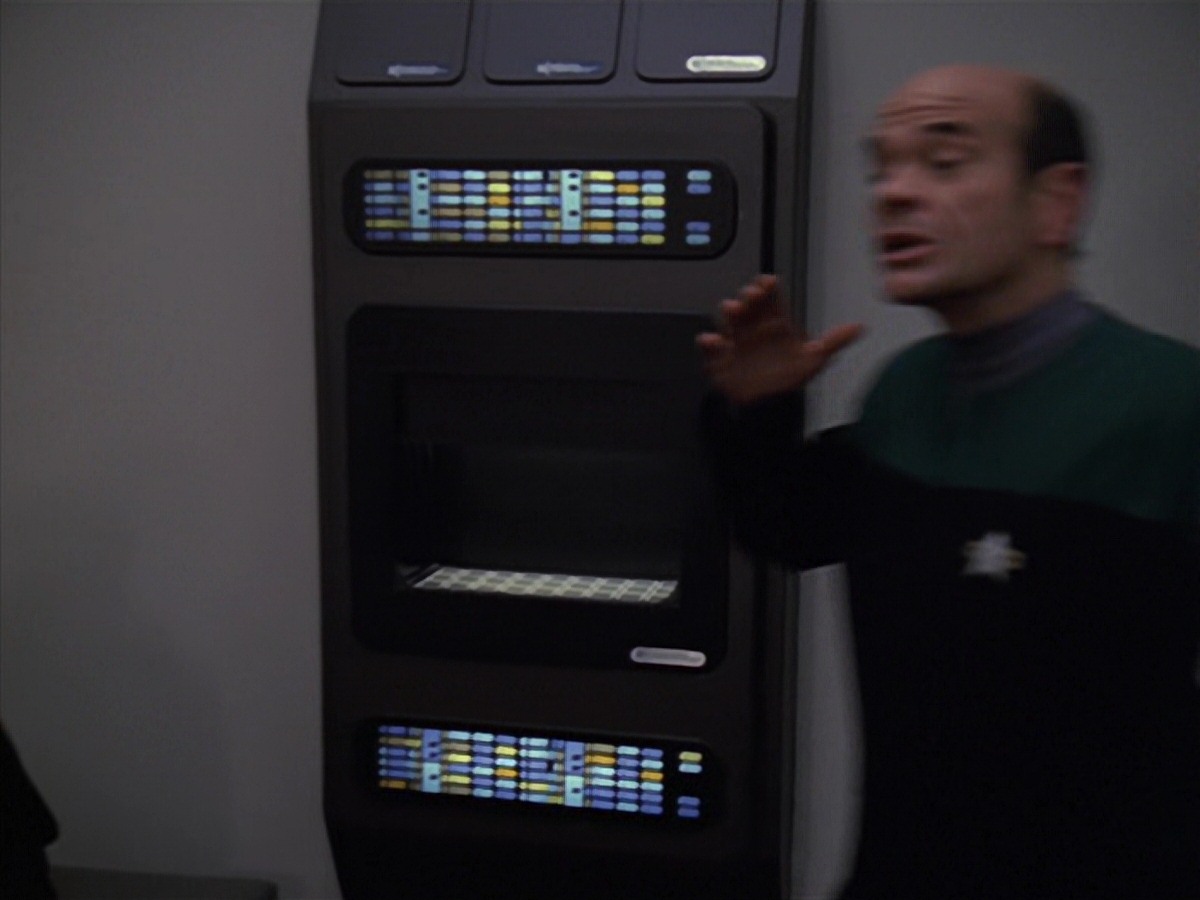 extant_StarTrek_VOY_7x20-AuthorAuthor_2369.jpg