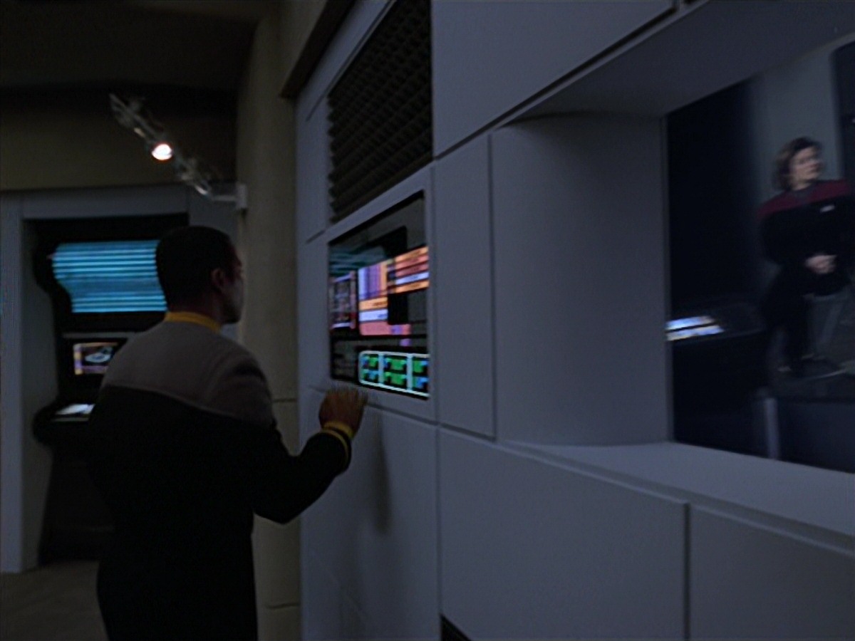 extant_StarTrek_VOY_7x20-AuthorAuthor_2819.jpg