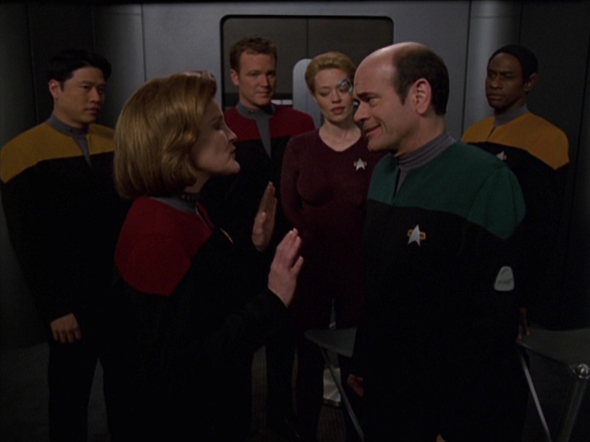 extant_StarTrek_VOY_7x20-AuthorAuthor_3544.jpg