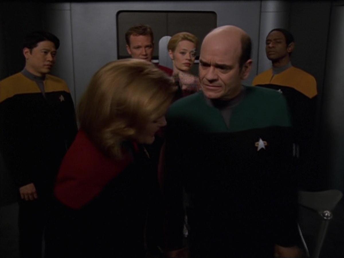 extant_StarTrek_VOY_7x20-AuthorAuthor_3558.jpg