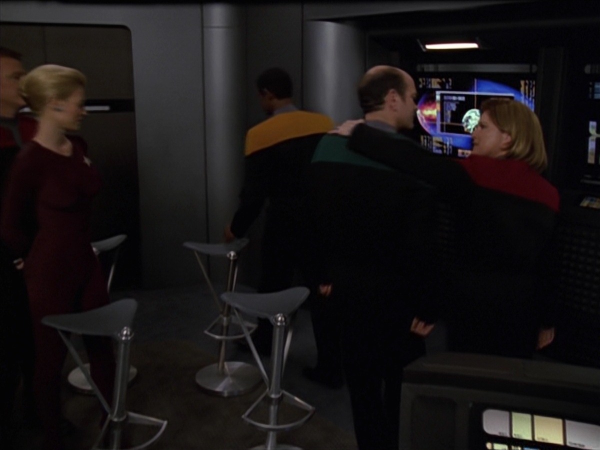 extant_StarTrek_VOY_7x20-AuthorAuthor_3562.jpg