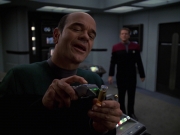 extant_StarTrek_VOY_7x20-AuthorAuthor_0618.jpg