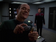 extant_StarTrek_VOY_7x20-AuthorAuthor_0620.jpg