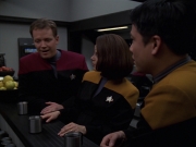 Filename=extant_StarTrek_VOY_7x20-AuthorAuthor_0957.jpg
Filesize=130KiB
Dimensions=1200x900
Date added=Jan 16, 2020 extant_StarTrek_VOY_7x20-AuthorAuthor_0957.jpg