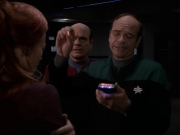 extant_StarTrek_VOY_7x20-AuthorAuthor_2004.jpg