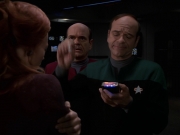 extant_StarTrek_VOY_7x20-AuthorAuthor_2005.jpg