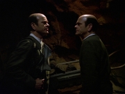Filename=extant_StarTrek_VOY_7x20-AuthorAuthor_3591.jpg
Filesize=143KiB
Dimensions=1200x900
Date added=Jan 16, 2020 extant_StarTrek_VOY_7x20-AuthorAuthor_3591.jpg